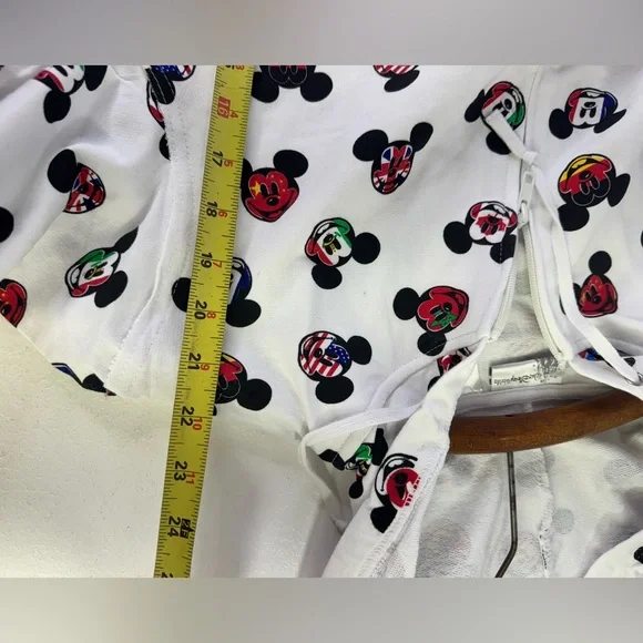 VTG Disney Around the World Epcot raw hen long sleeve zipper hoodie top  XXL - Picture 4 of 7